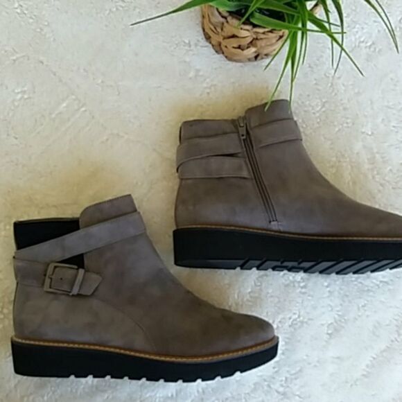 ✨ Naturalizer Flatform Leather Ankle Boots - Aster✨ - Picture 9 of 16